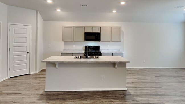 Foto del edificio - Very Nice brand new 4 bedroom 2 bath home in Edmond schools