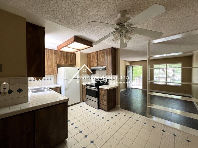 Building Photo - Very Nice 2bd/2ba Condo in Gated South Nat...