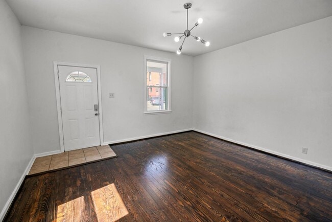 Building Photo - 2210 Busse St