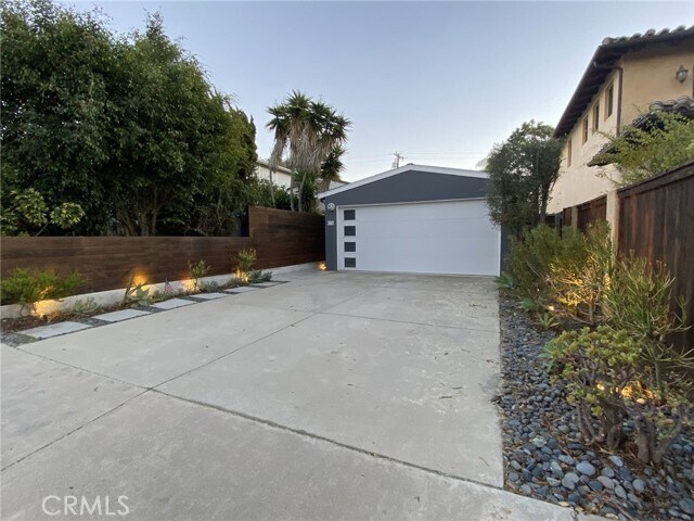 Building Photo - 656 Rosecrans Ave