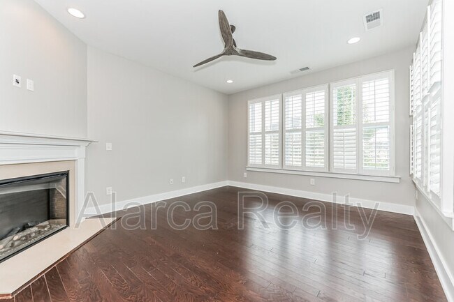 Foto del edificio - 3246 Moss Ln