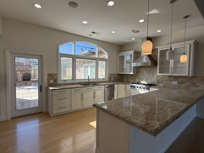 Foto del edificio - 3522 Crown Point Dr