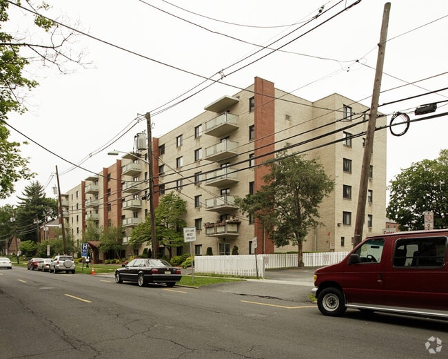 Florentine Apartments Hackensack Nj Building Photo Florentine