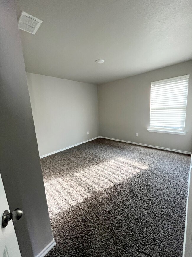 Foto del edificio - Half off deposit Holiday Special