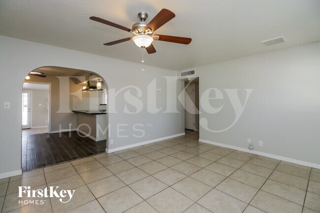 Foto del edificio - 1707 S Hardy Dr