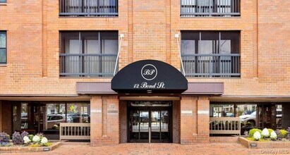 Building Photo - 12 Bond St