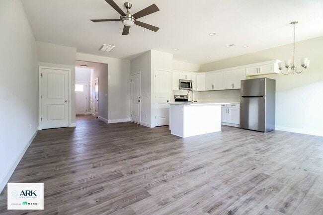Building Photo - 124 Cannon Creek Dr