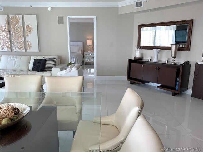 Building Photo - 250 Sunny Isles Blvd