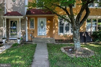 Building Photo - 6616 Beach Dr