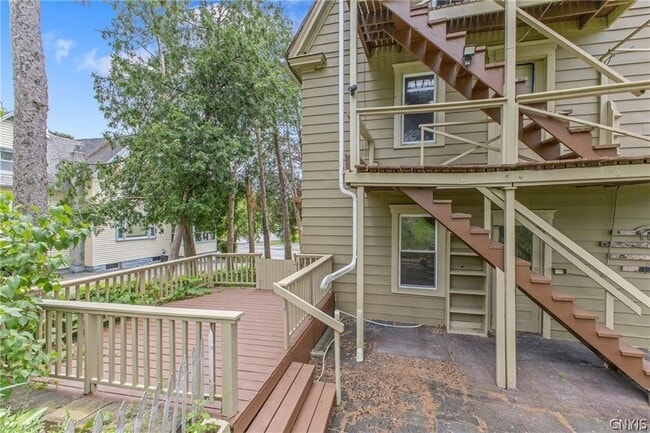 Building Photo - 1607 Burnet Ave