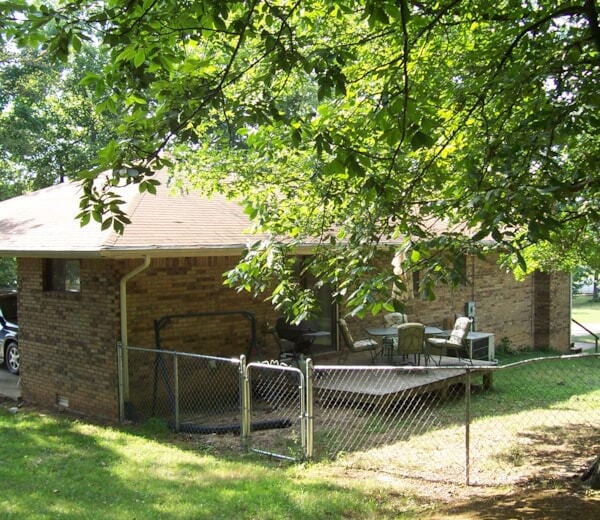 Foto del edificio - "Charming 4-Bedroom Retreat with 2 Full Baths in the Heart of Paris, TN – Spacious 1500 Sq Ft Home!"