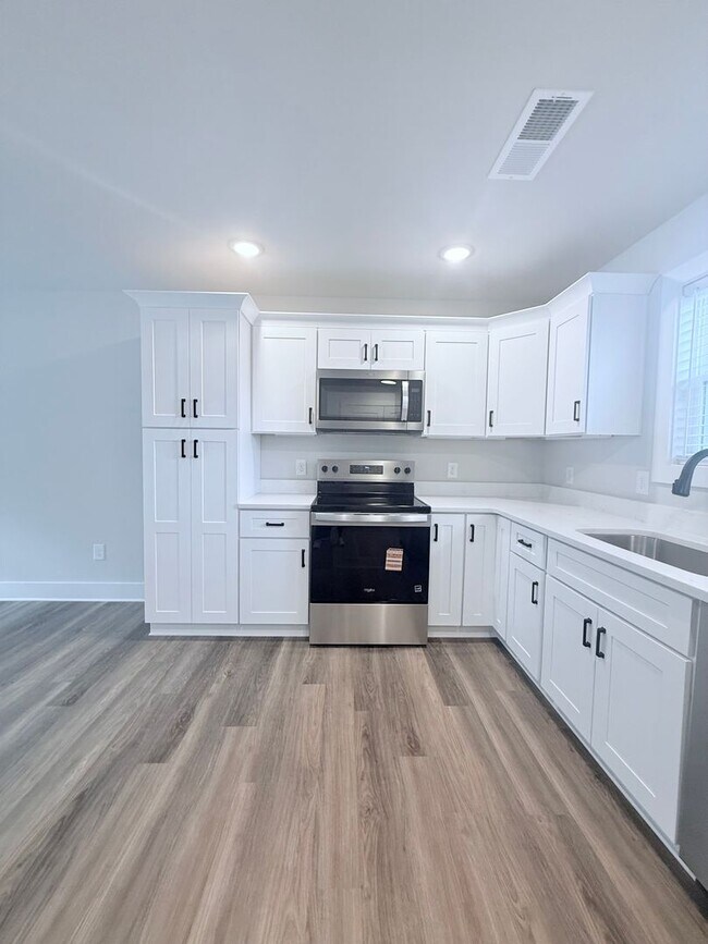 Foto del edificio - 3/2 Ranch Style home in Forsyth County