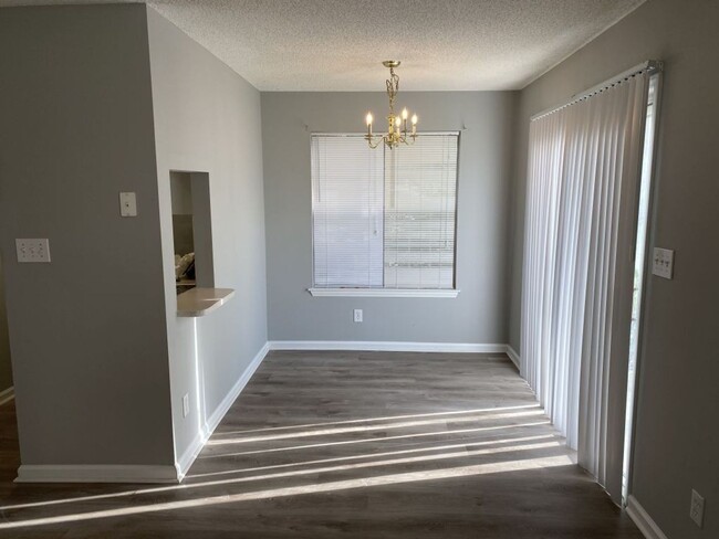 Foto del edificio - 2 Story, 2 Bedroom townhome  on Mt. Holly-...