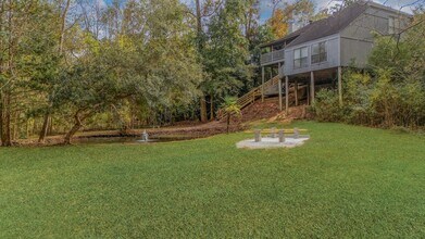 Building Photo - 14 Creek Dr
