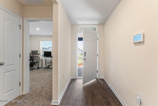 Foto del edificio - 2424 Falling Star Ln