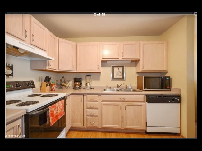 Foto del edificio - 7307 N Port Washington Rd