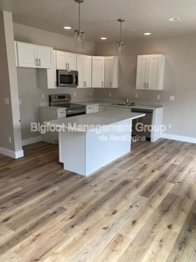 Building Photo - 3267 Cabernet Dr