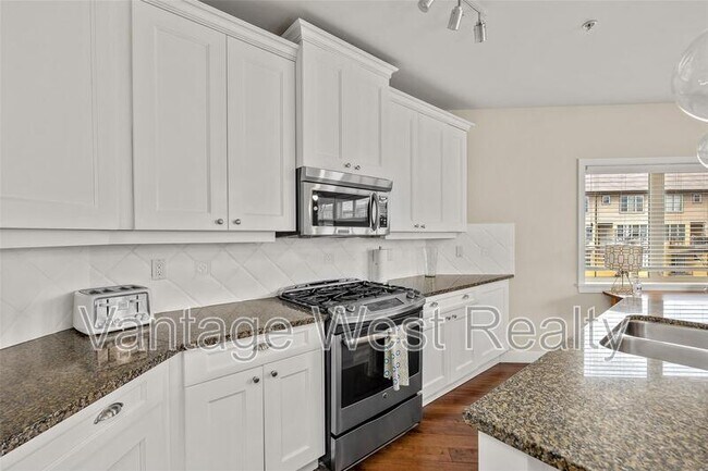 Photo du bâtiment - 4305-4038 Pritchard Dr