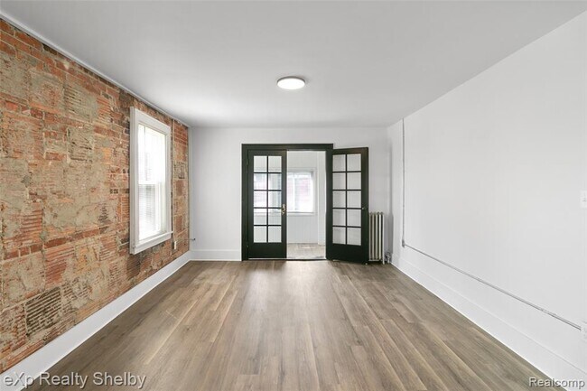 Foto del edificio - 259 W Nine Mile Rd