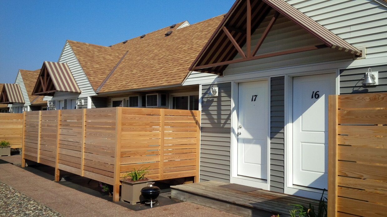 Lakepoint Commons Apartments in Madison, WI