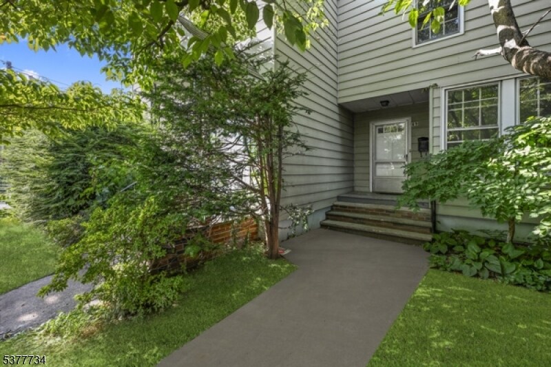 Foto principal - 69 Maple St