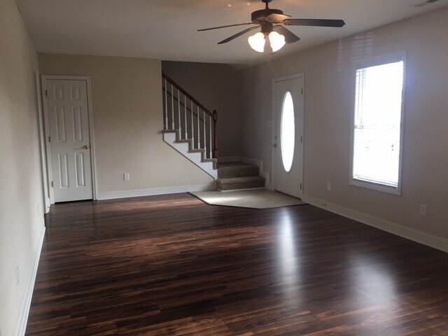 Building Photo - 3 Bedroom home w/ bonus in Sneads Ferry