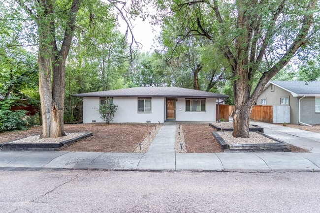 Building Photo - Beautiful 2-Bedroom, 2-Bath Home in Desirable Southwest Colorado Springs!