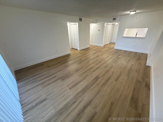 Foto del edificio - 5200 NW 31st Ave