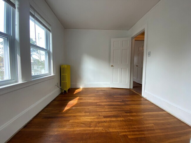 Foto del edificio - Rent a House! 3 Parking spots included!