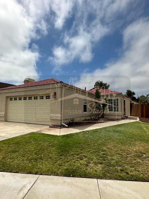Primary Photo - 4266 Woodmere Rd