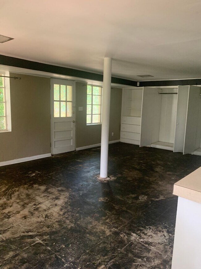 Building Photo - 8 Diana Hills Road 3 bed 2 bath