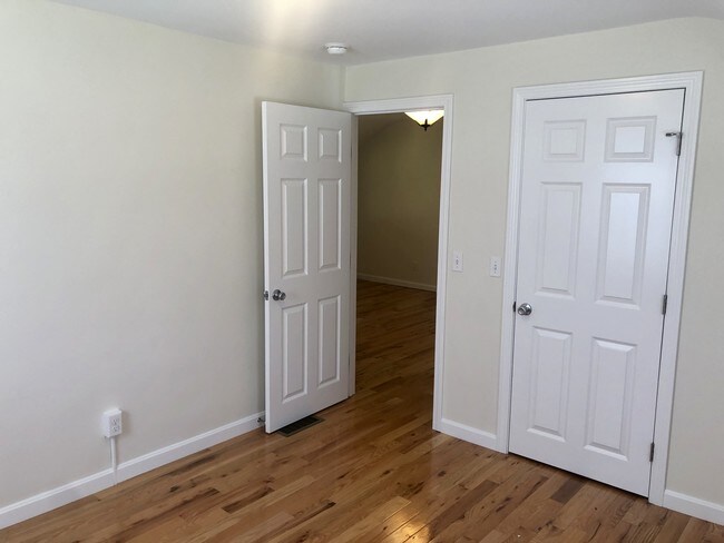 Foto del edificio - 149 Jenckes Hill Rd