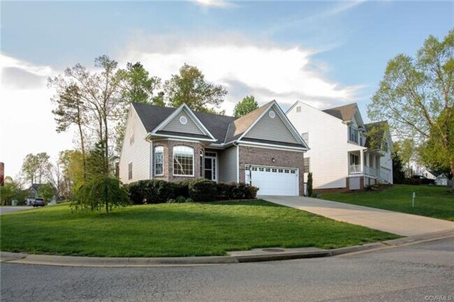 Foto del edificio - Beautifully maintained home in Birkdale with hardwood floors throughout 1st floor.