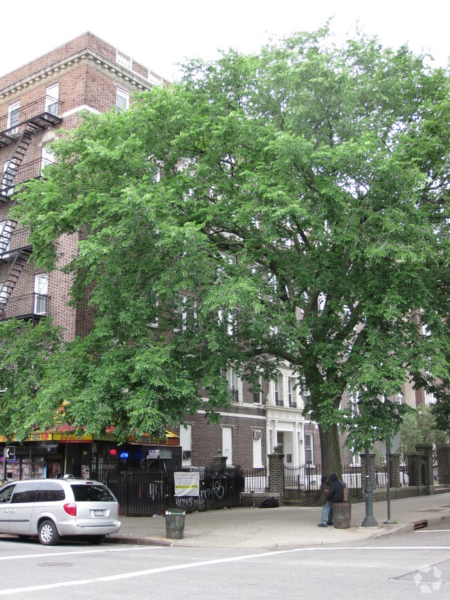 Building Photo - Crown Heights