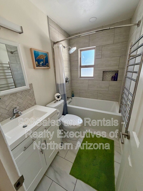 Foto del edificio - 1928 N Lynn Dr