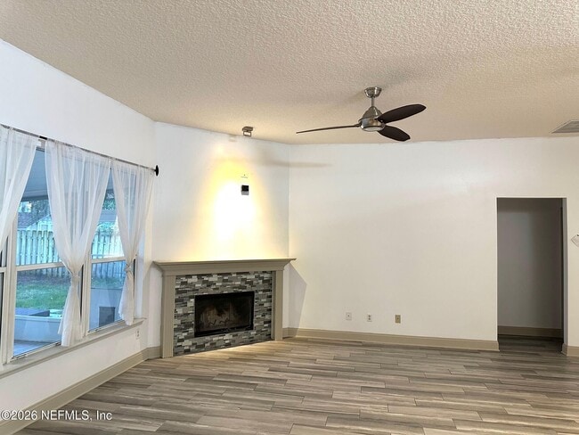 Foto del edificio - 5388 Hidden Gardens Dr