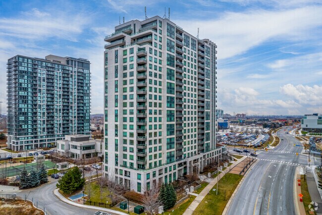 Building Photo - Universal Condos