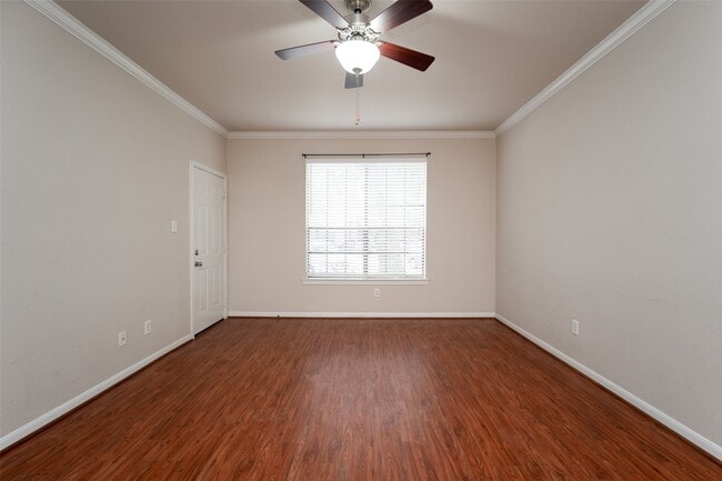 Foto del edificio - 2255 Braeswood Park Dr