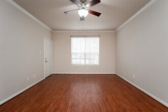 Building Photo - 2255 Braeswood Park Dr