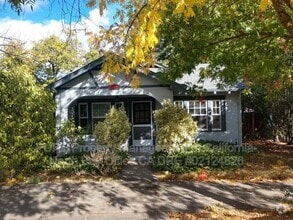 Building Photo - 591 N Dora St