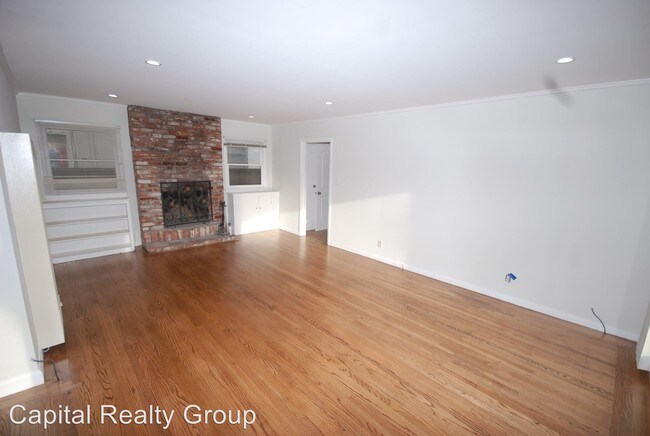 Building Photo - 42-46 Oakwood Dr