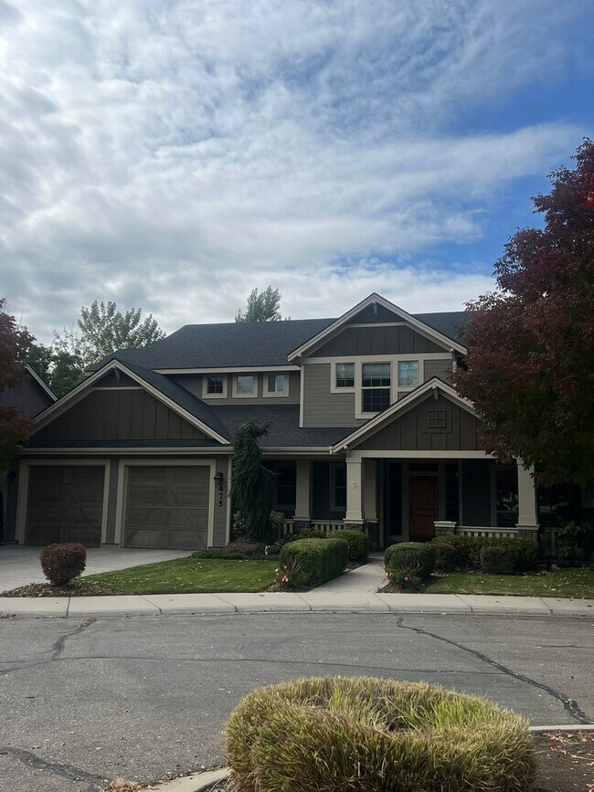 Building Photo - 475 S Thornwood Dr