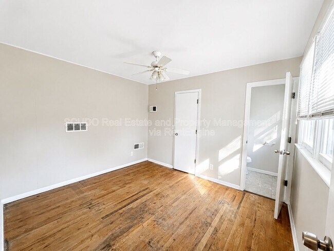 Foto del edificio - 10516 E 10th St S