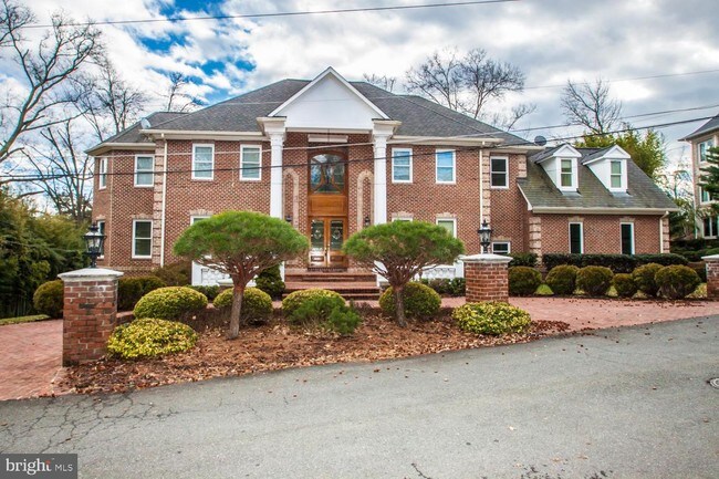 Foto del edificio - 895 Andalusia Dr