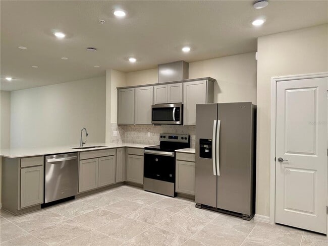 Building Photo - 3160 Emerald Acrs Ln