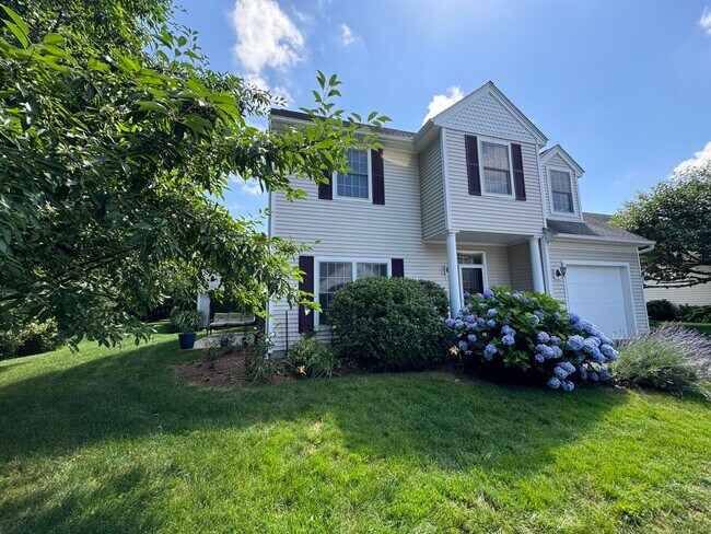Building Photo - 78 Village Ct
