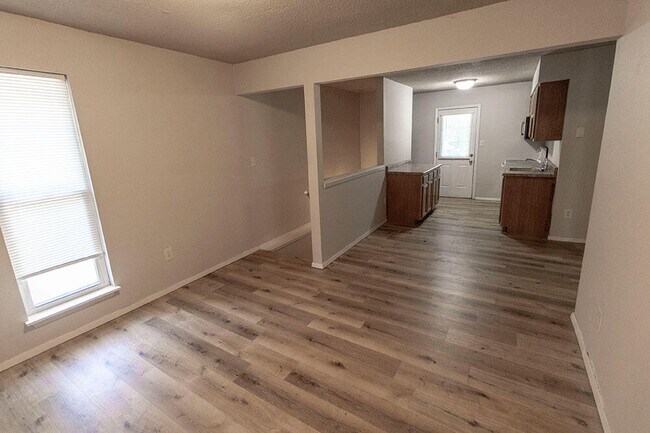 Foto del edificio - 216 Wheaton Ct
