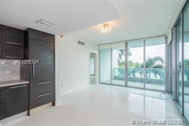 Building Photo - 900 Biscayne Blvd