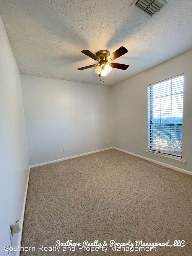 Building Photo - 3 br, 2 bath House - 4132 Denton Drive