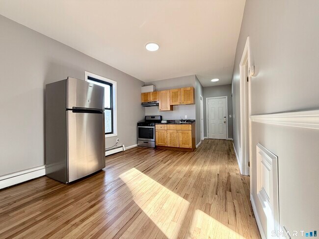 Building Photo - 175 Denver Ave